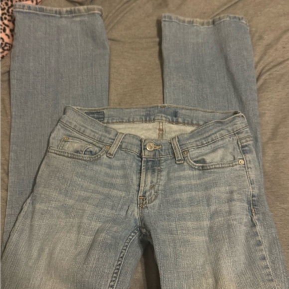 Women’s Levi’s vintage jeans . No staining or damages . Beautiful fading sz 5 - Picture 7 of 12